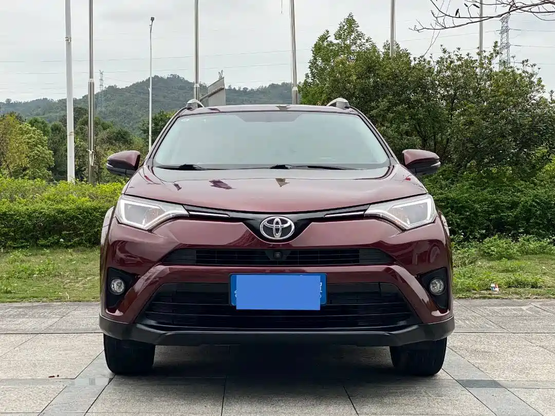 Toyota RAV4 Rongfang 2016 2.0L CVT 2WD Trend (China V) фото 2