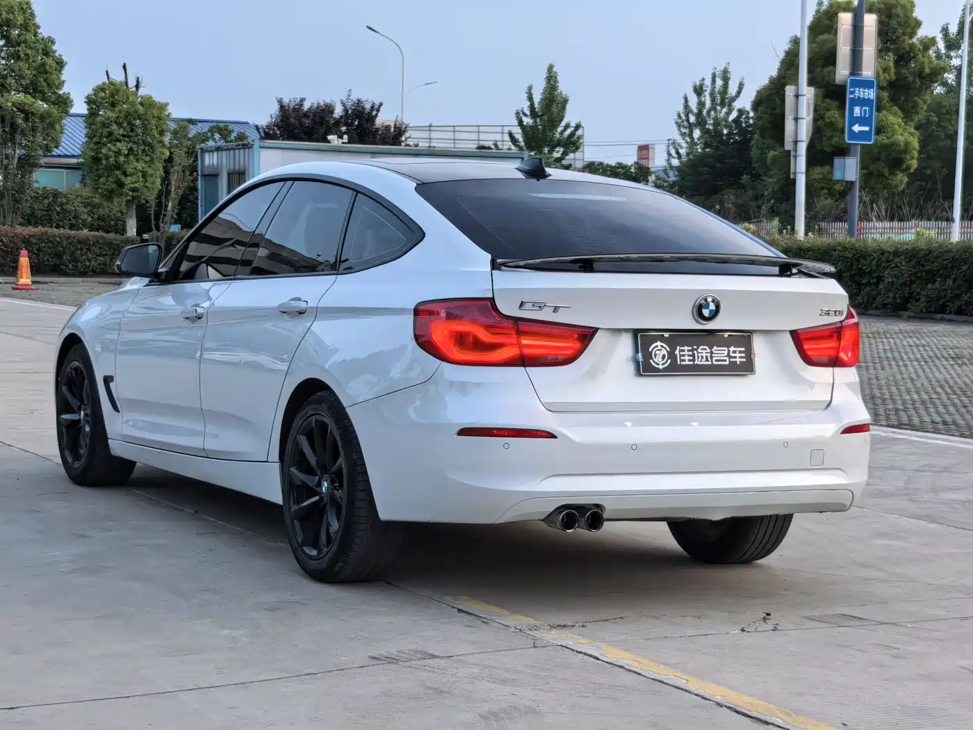 BMW 3 Series GT 2018 320i Fashion фото 15