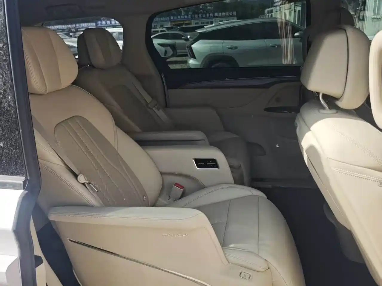 Buick GL8 New Energy 2025 Land Honor Premium Edition 7-Seater фото 6