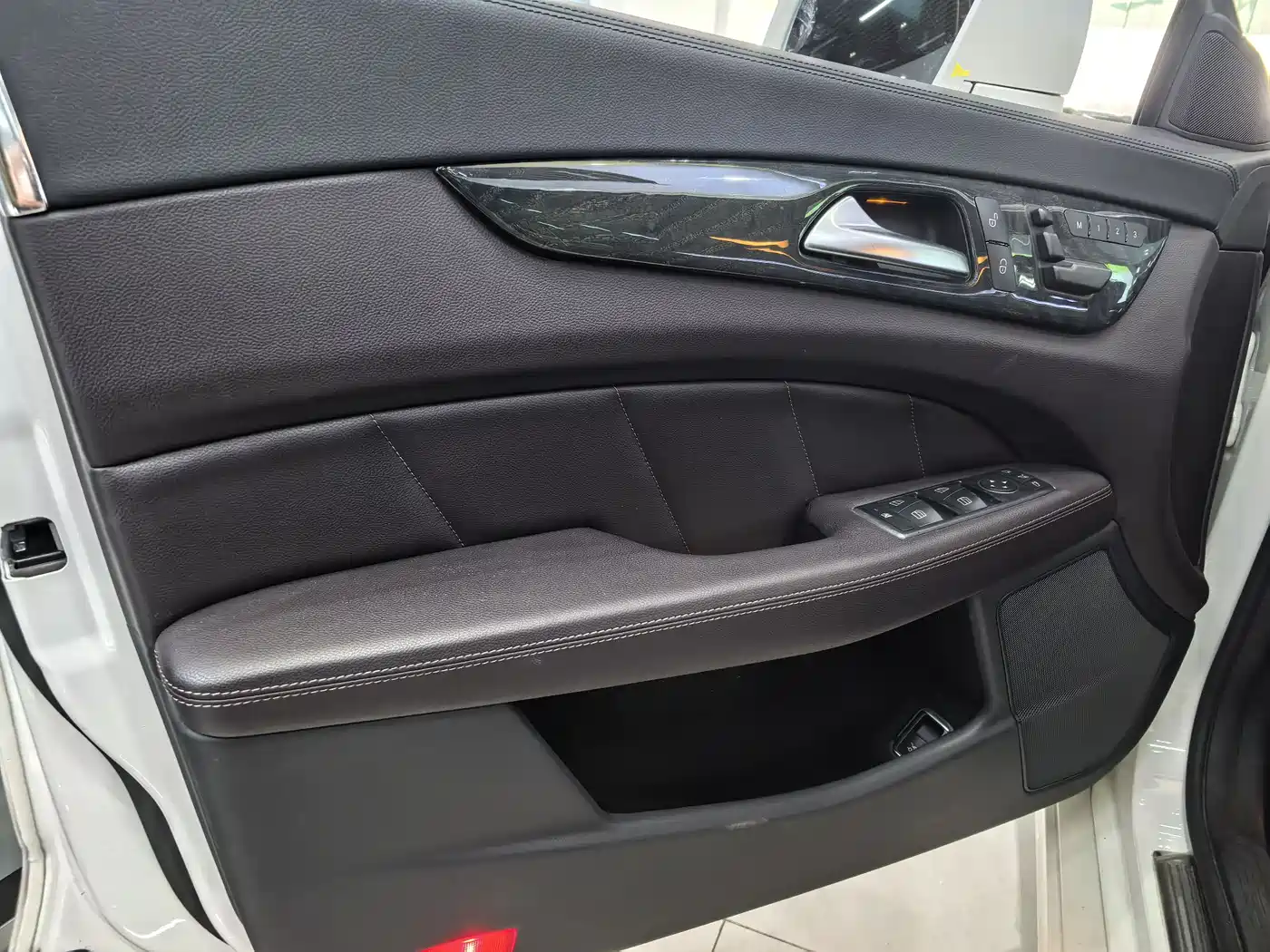 Mercedes-Benz CLS 2012 CLS 300 CGI фото 10