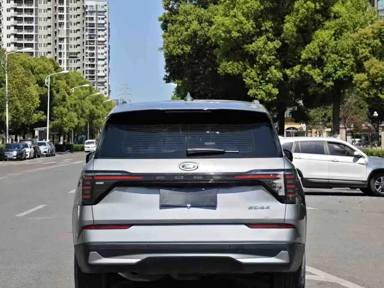 Фото 11 - Ford Edge