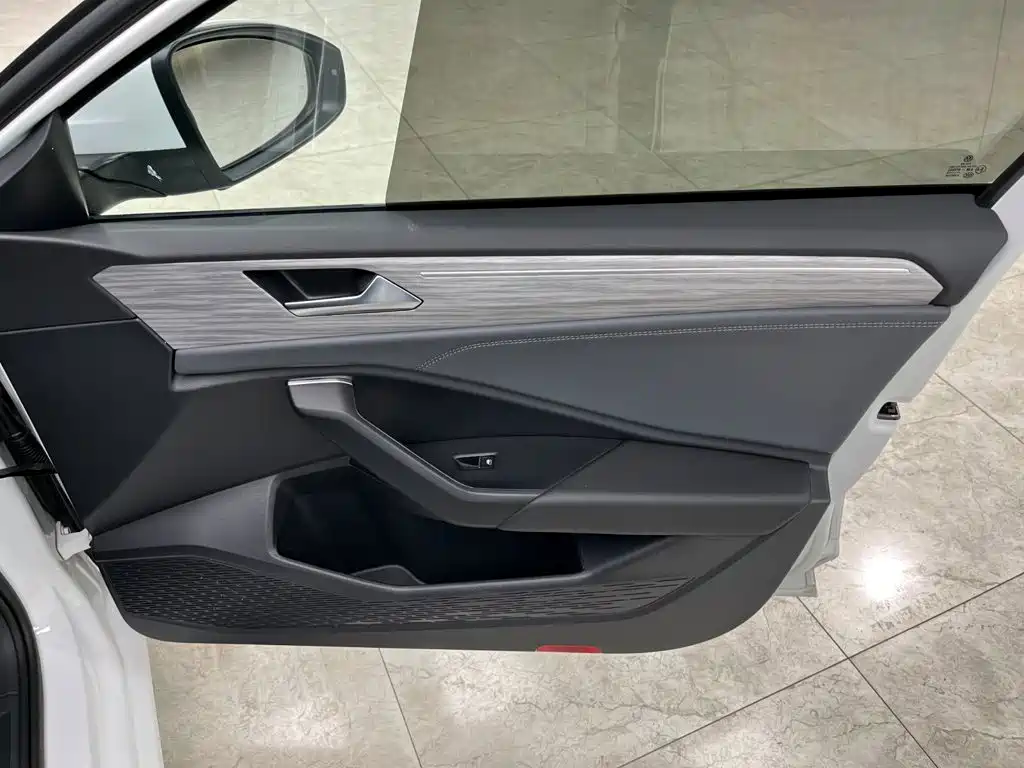 Volkswagen Sagitar, миниатюра 18