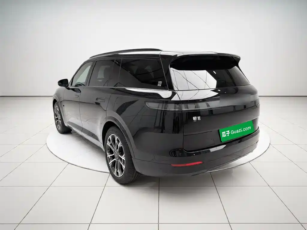 Photo 4 - Lynk & Co 900
