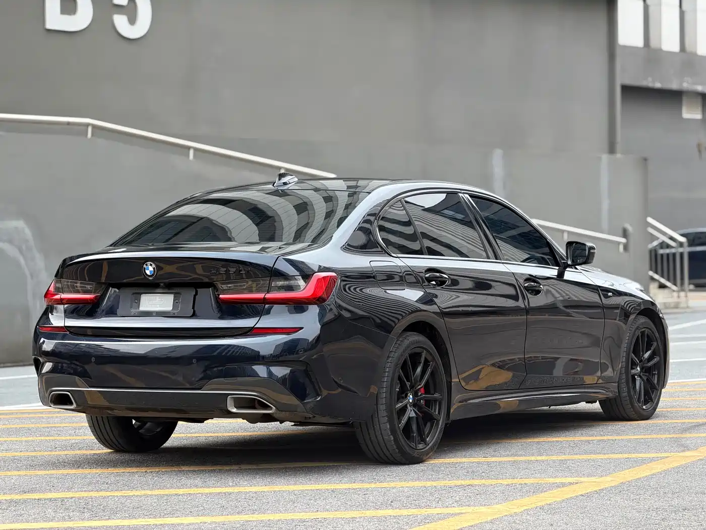 BMW 3 Series 2021 325Li xDrive M Sport Package фото 9