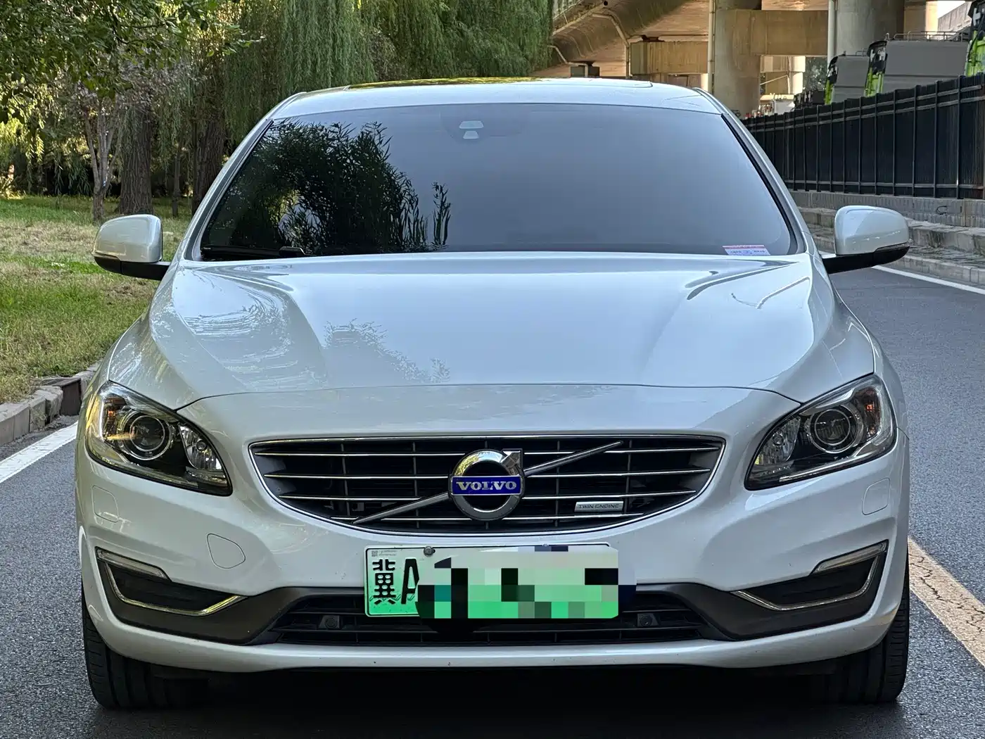 Volvo S60 Plug-in Hybrid 2015 2015 S60L E-Drive Hybrid T6 Intelligent Edition