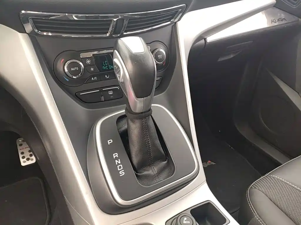 Фото 14 - Ford Kuga