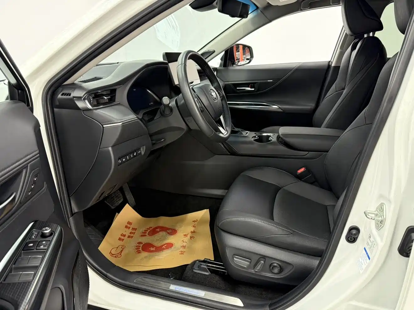 Toyota Venza 2022 Dual Engine 2.5L CVT 4WD Supreme фото 11