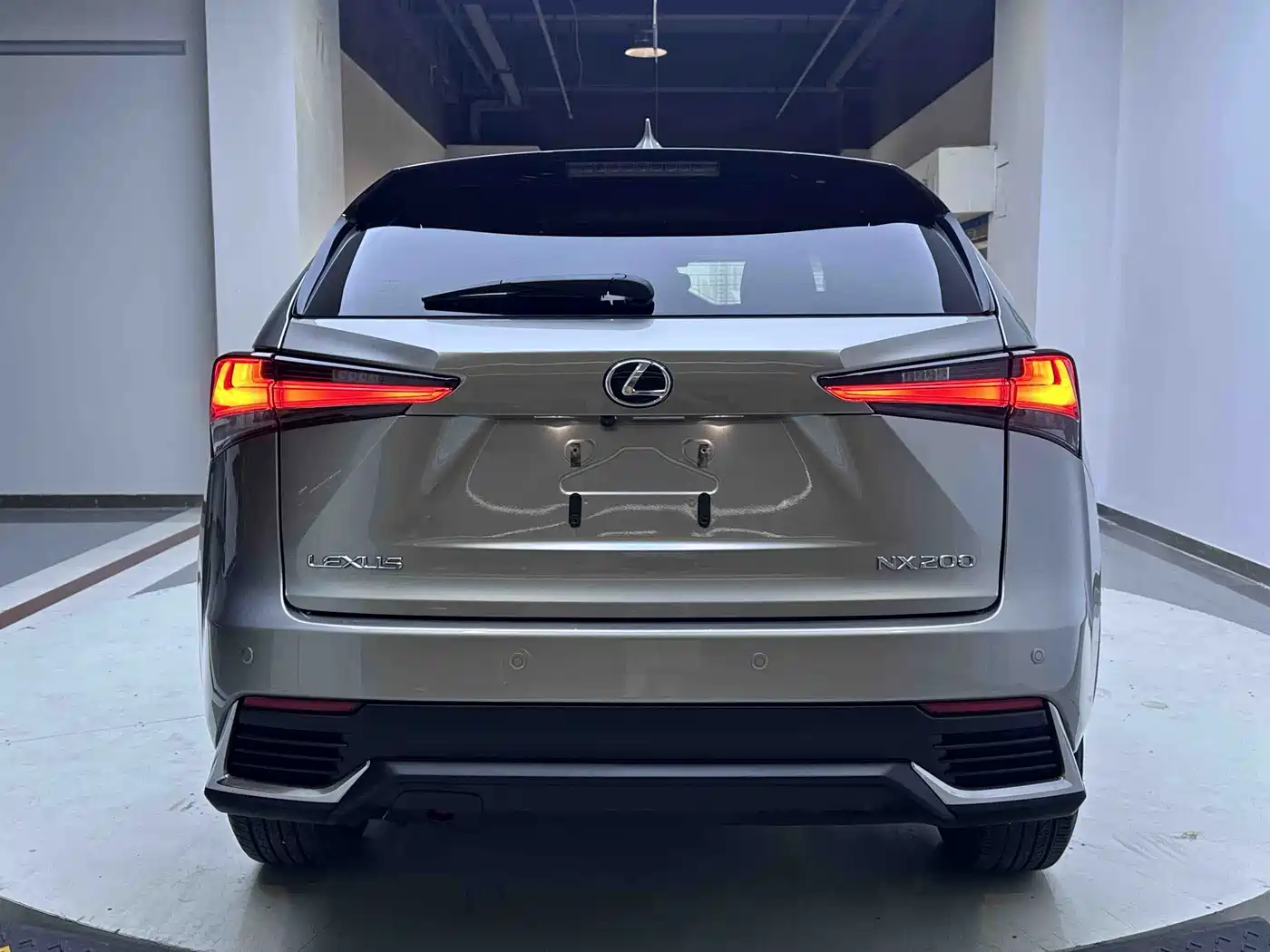 Фото 5 - Lexus NX