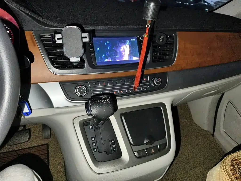 SAIC Maxus Maxus G10 2016 2.0T Automatic Elite фото 6