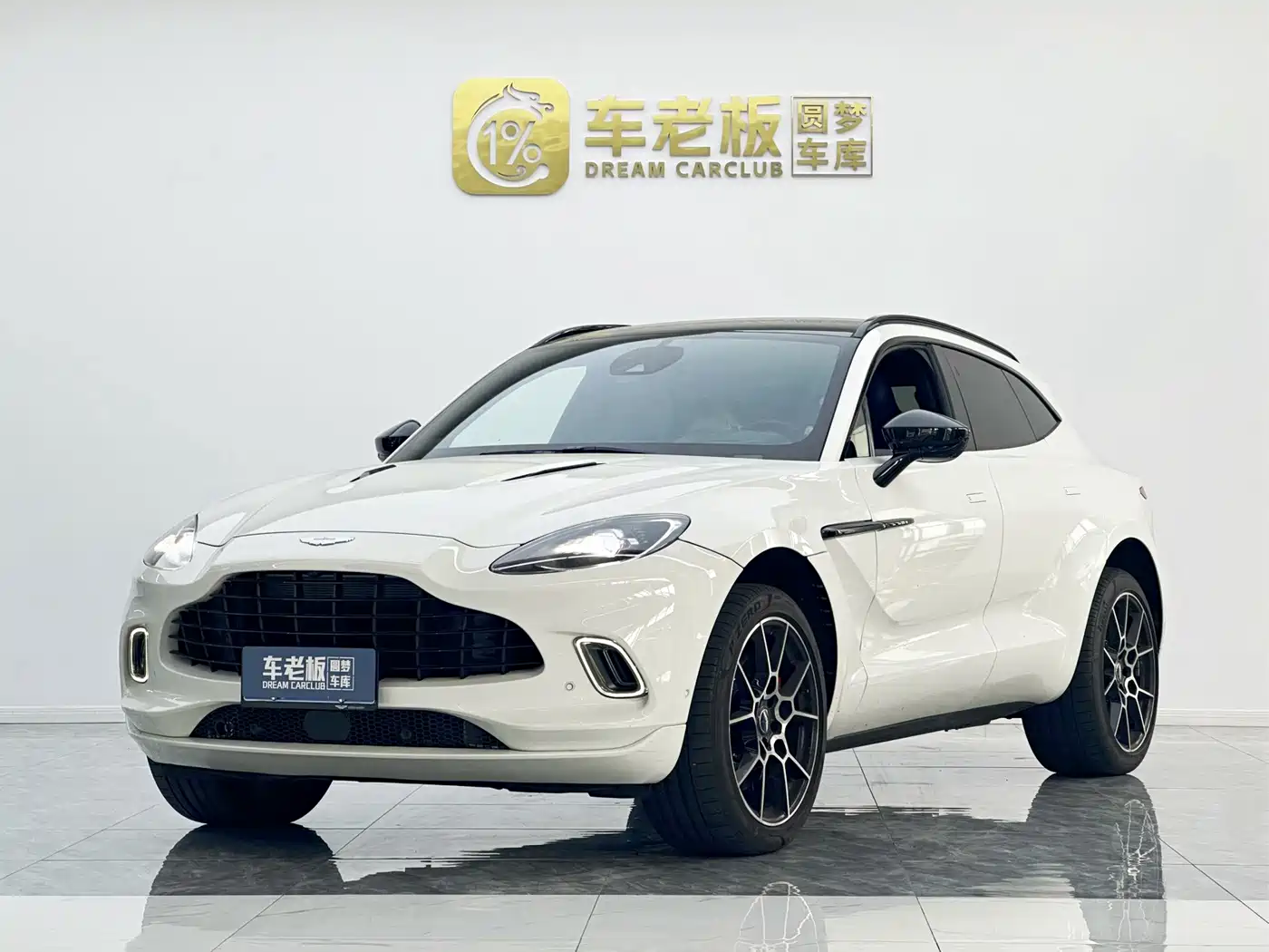 Aston Martin DBX 2022 2020 4.0T V8