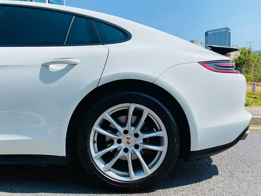 Porsche Panamera 2017 Panamera 3.0T фото 9