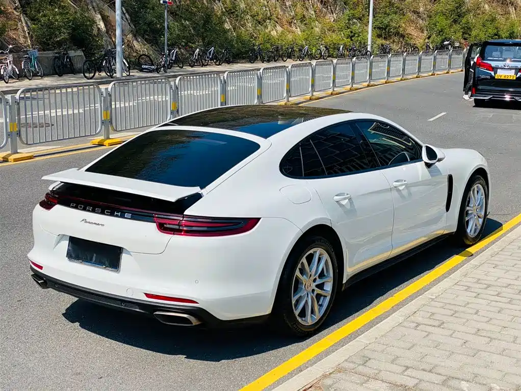 Porsche Panamera 2017 Panamera 3.0T фото 6