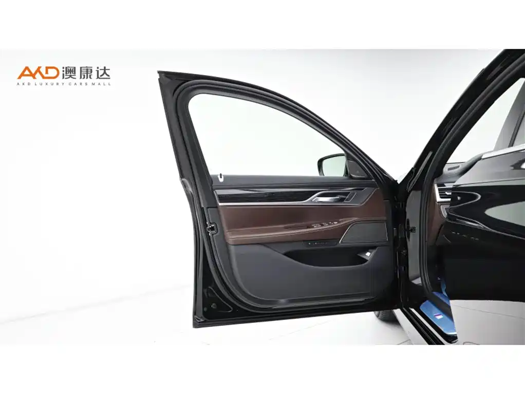 BMW 7 Series 2021 Model 730Li M Sport Package фото 10