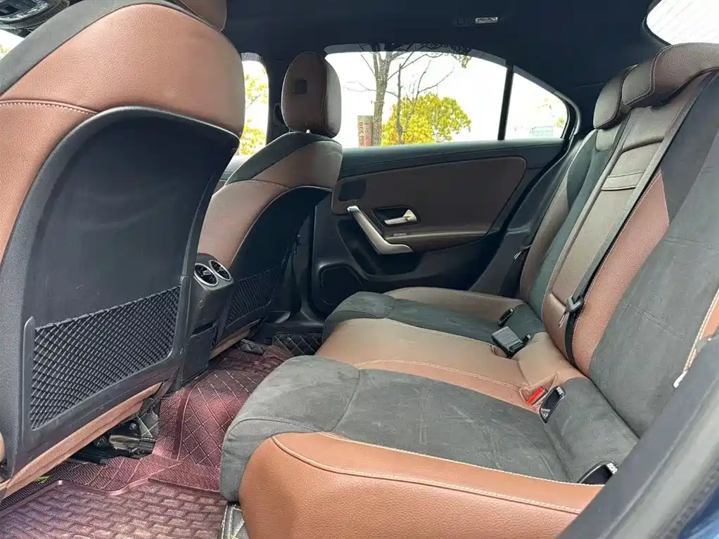 Mercedes-Benz A-Class 2020 A 200 L Sport Sedan фото 6