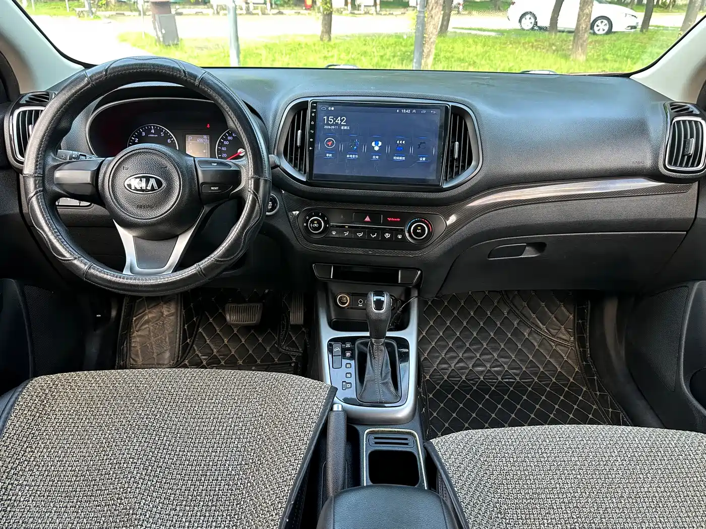 Kia KX3 2015 2015 1.6L Automatic 2WD DLX