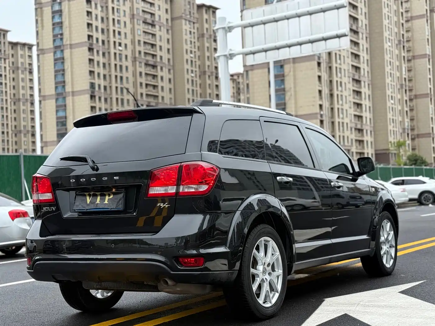 Dodge Journey 2013 2013 Model 2.4L 2WD Premium Edition