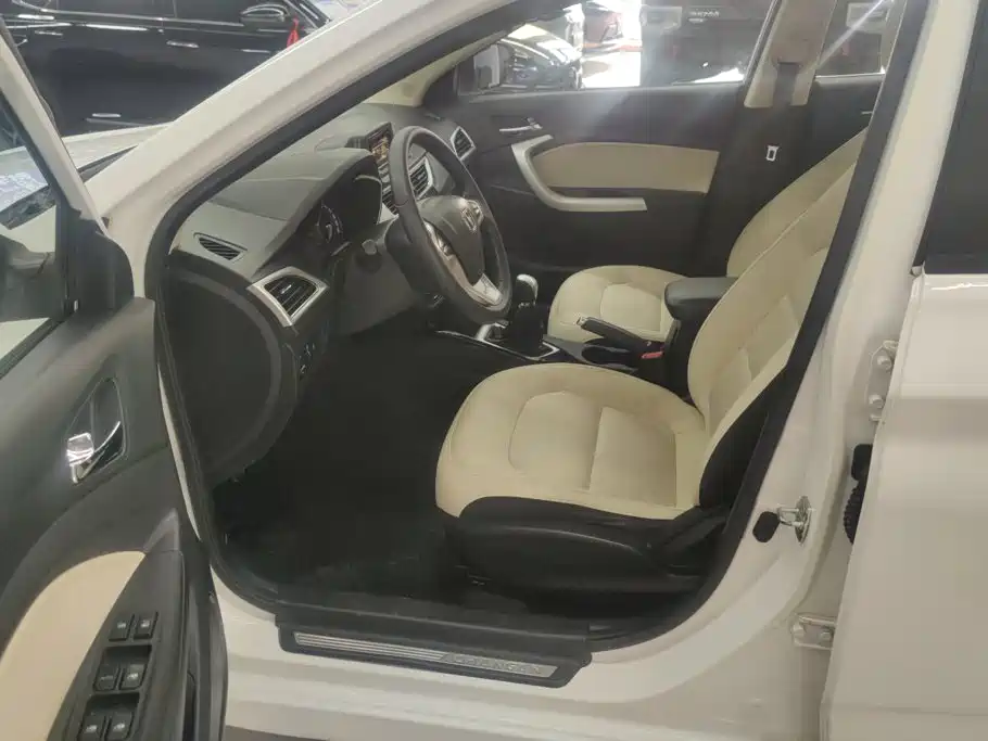 Changan Yuexiang V7 2015 2015 1.6L Manual Ledong China V
