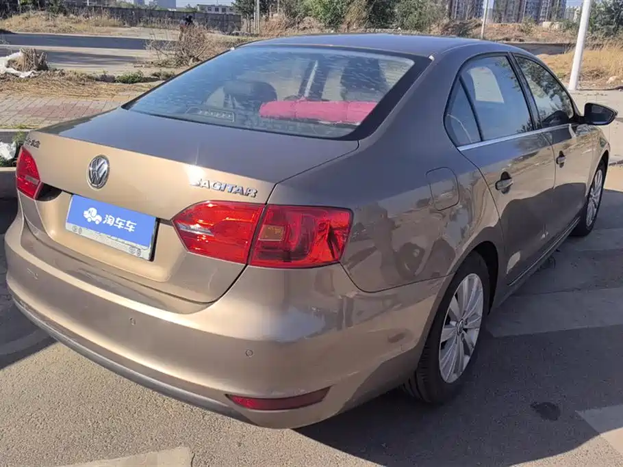 Volkswagen Sagitar 2014 Facelift 1.6L Automatic Comfort фото 3