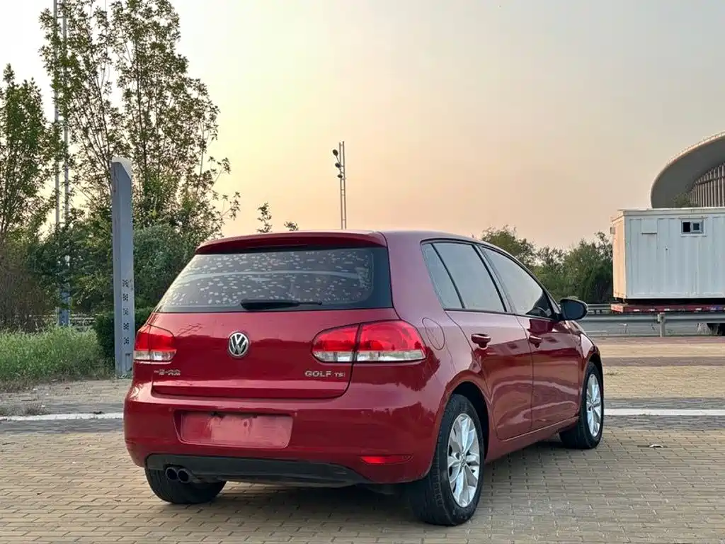 Фото 4 - Volkswagen Golf