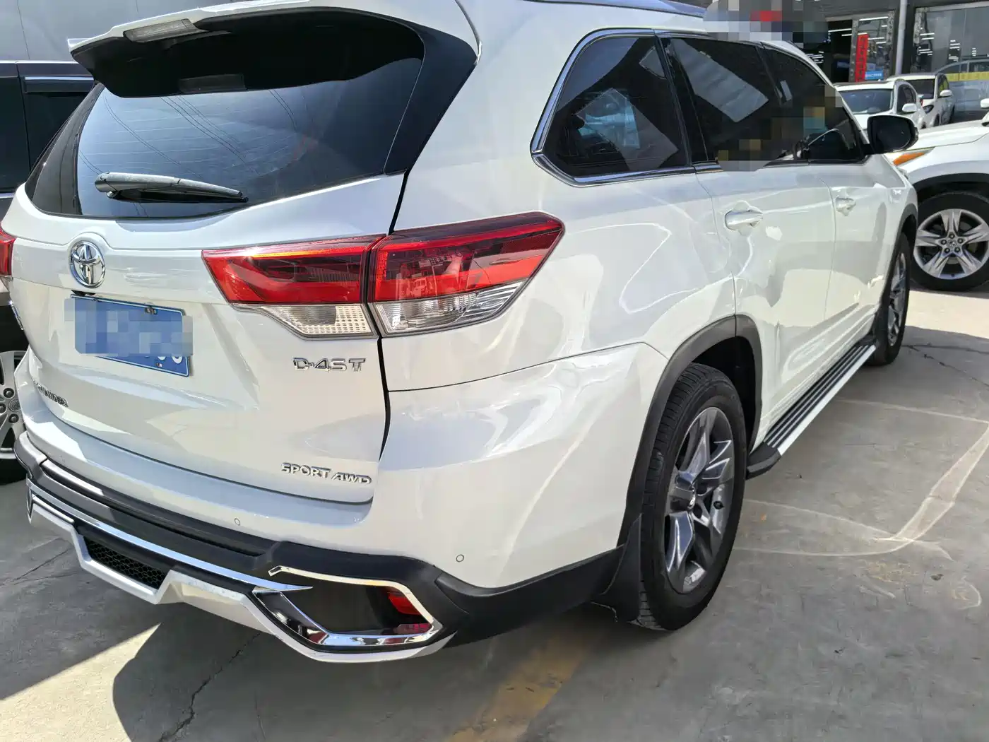 TOYOTA HIGHLANDER