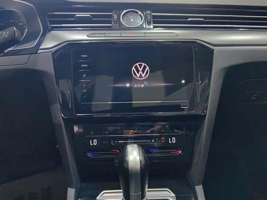 Volkswagen Magotan 2020 330TSI DSG Leading фото 13