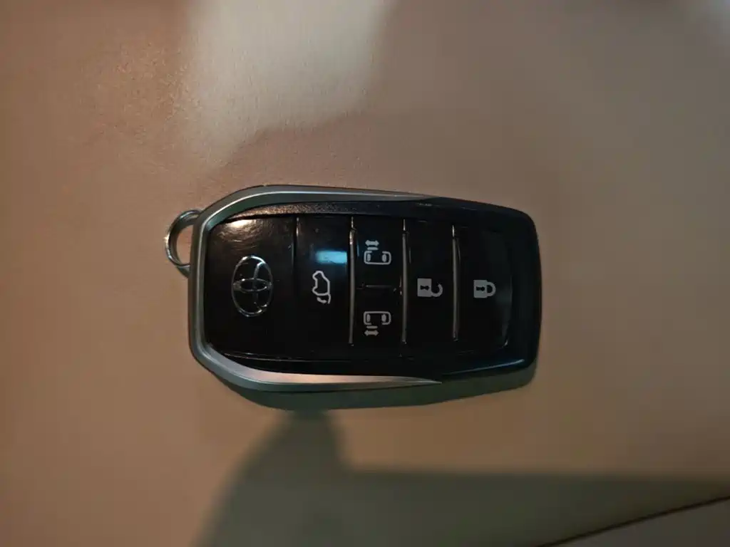 Toyota Previa 2018 2012 2.4L 7-Seater Luxury Edition