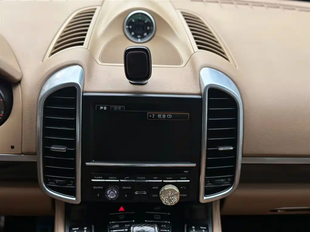 Porsche Cayenne 2011 Cayenne 3.0T фото 16