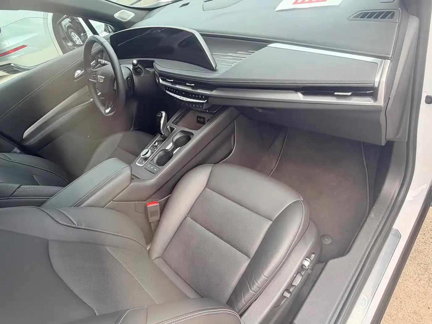 Cadillac XT4 2025 2024 28T 2WD Premium