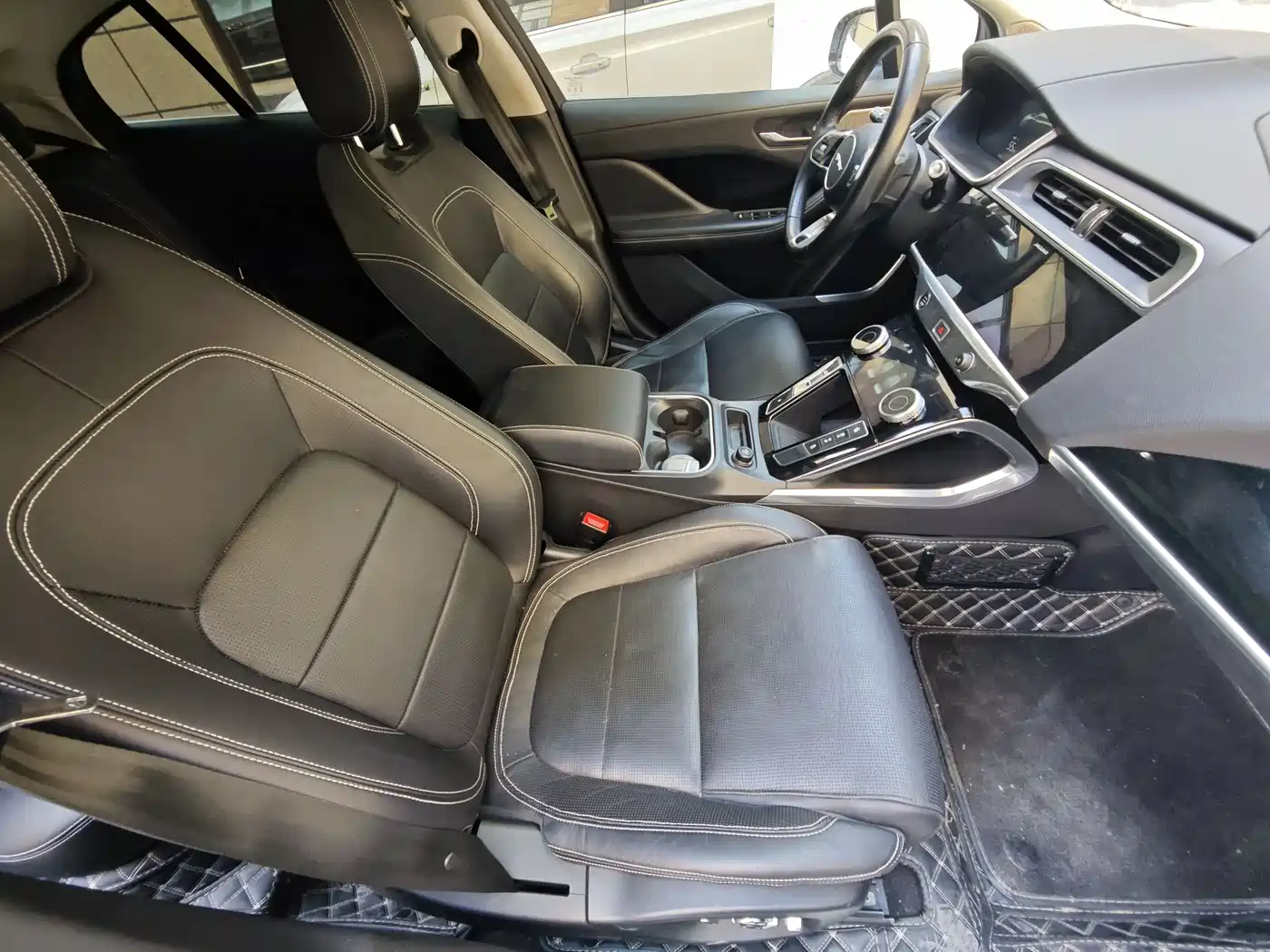 Jaguar I-PACE 2018 EV400 HSE фото 12