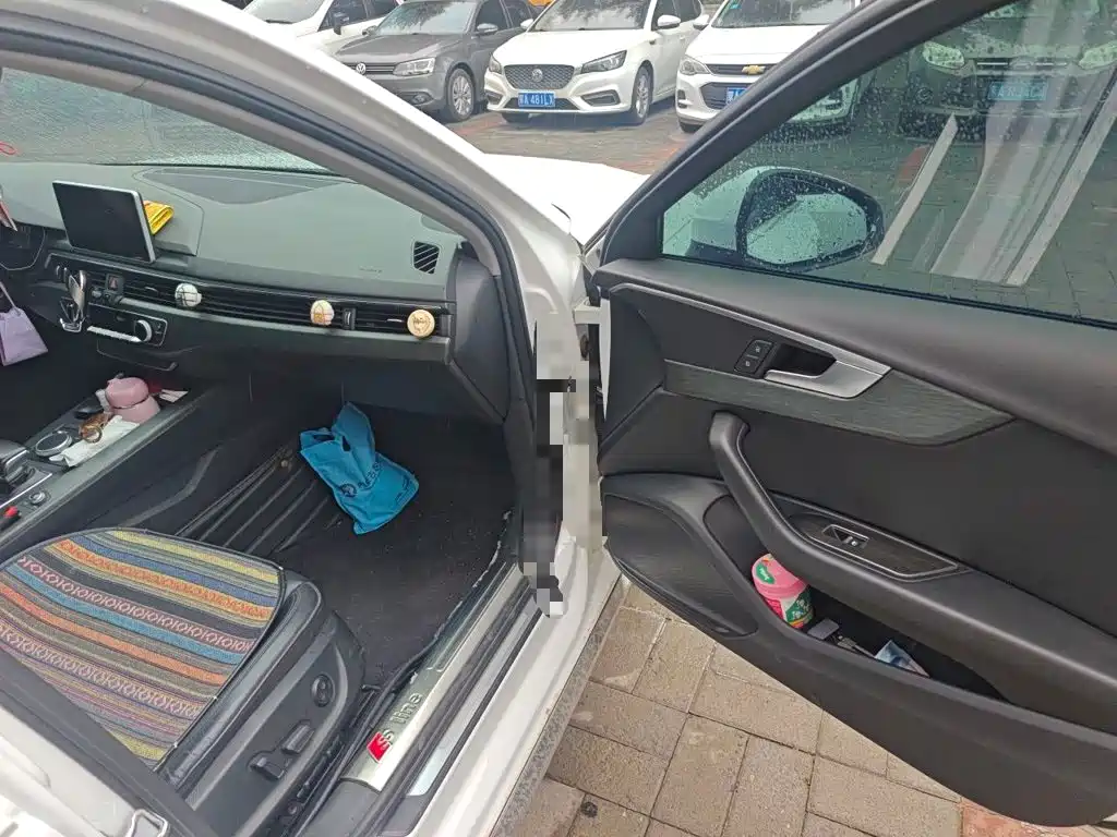 Photo 19 - Audi A4L