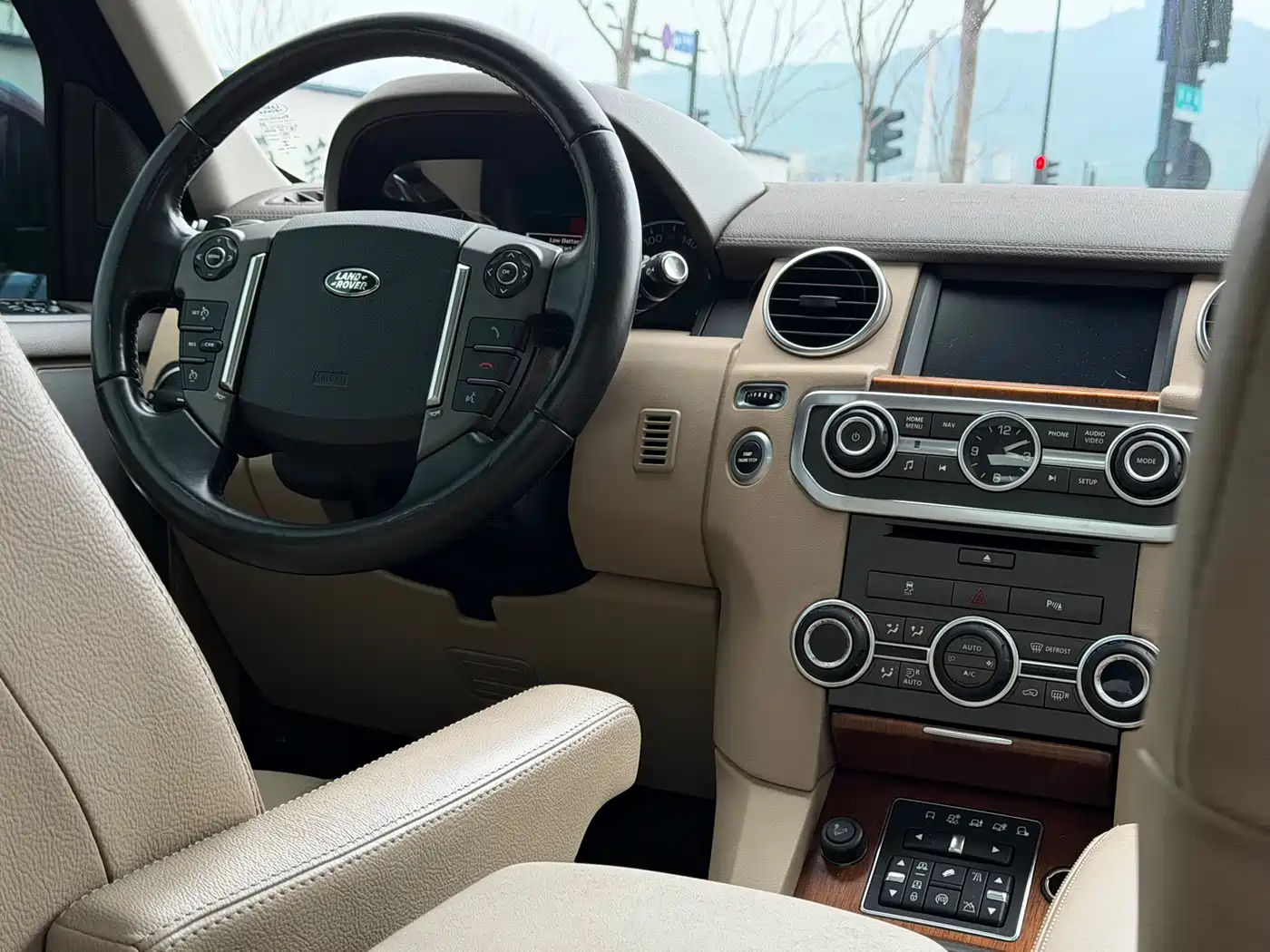 Land Rover Discovery 2016 3.0 SC V6 HSE фото 18
