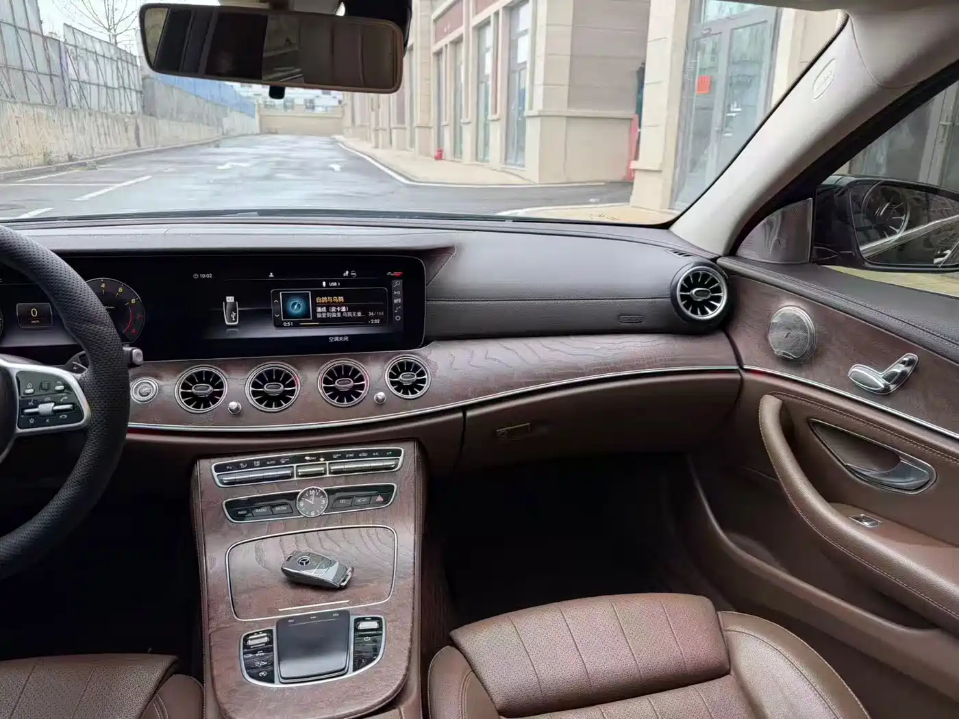 Mercedes-Benz E-Class 2019 E 200 L фото 9