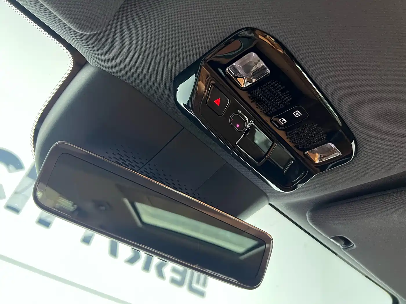 Dongfeng Yipai eπ008 2025 2025 210Ultra Range Extender 5-Seater