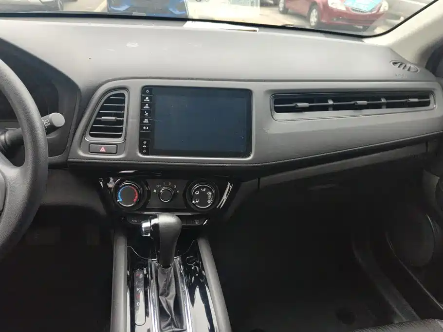 Фото 13 - Honda Vezel