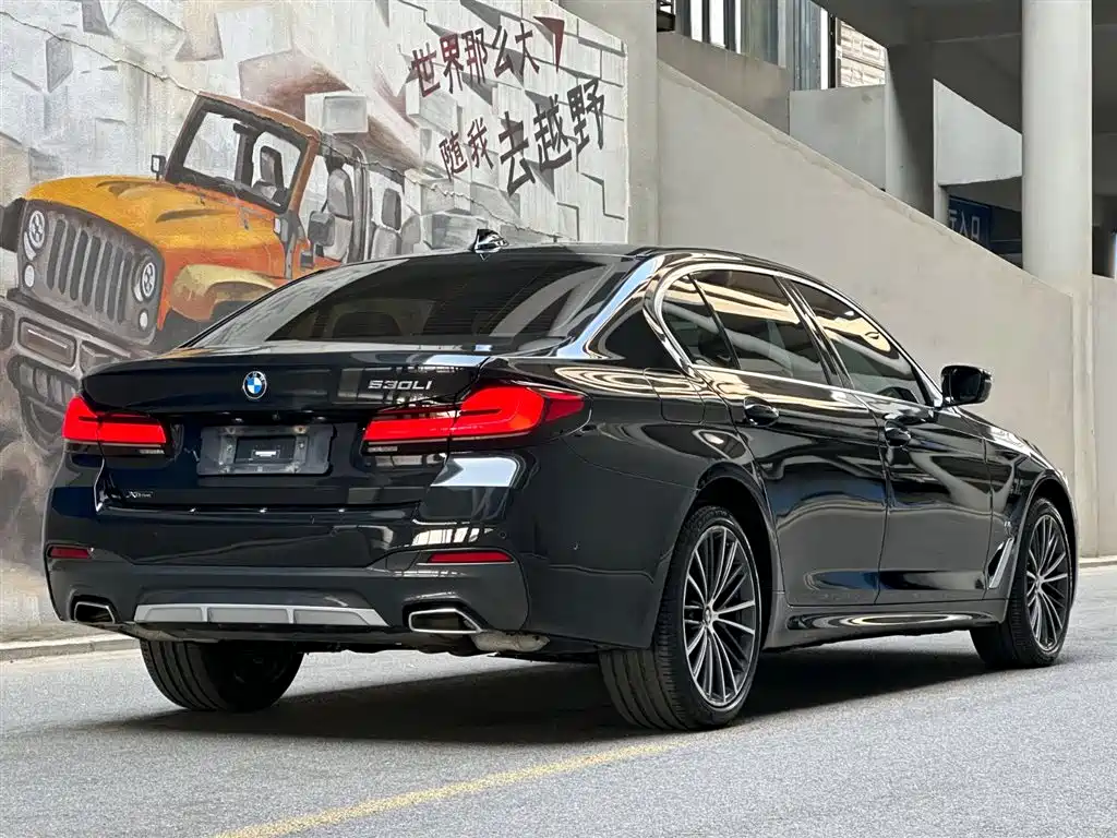 BMW 5-SERIES