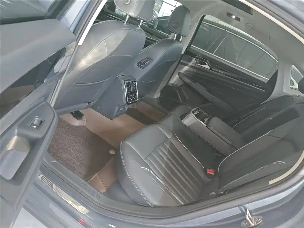 Volkswagen Passat 2022 330TSI Starlight Elite Edition фото 17