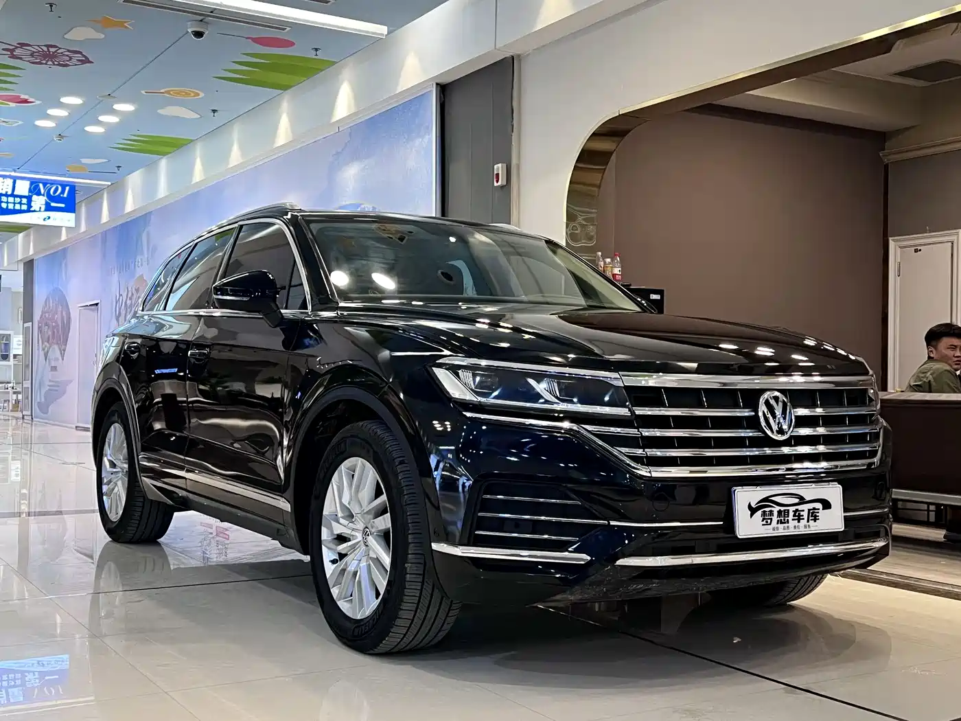 Volkswagen Touareg 2019 2.0TSI Sharp Wing Edition China VI фото 3