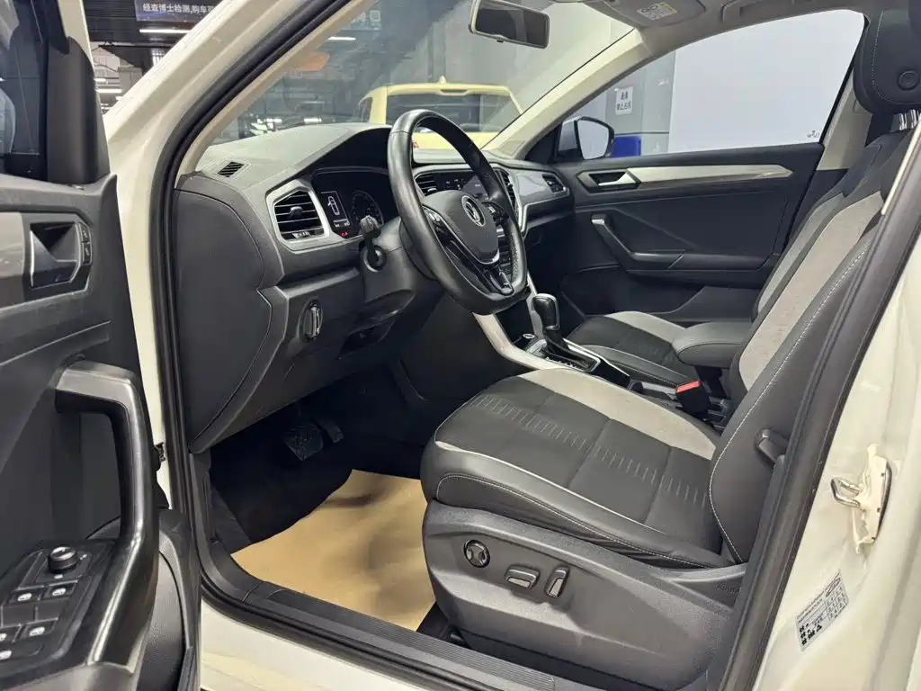 Volkswagen T-Roc, миниатюра 7