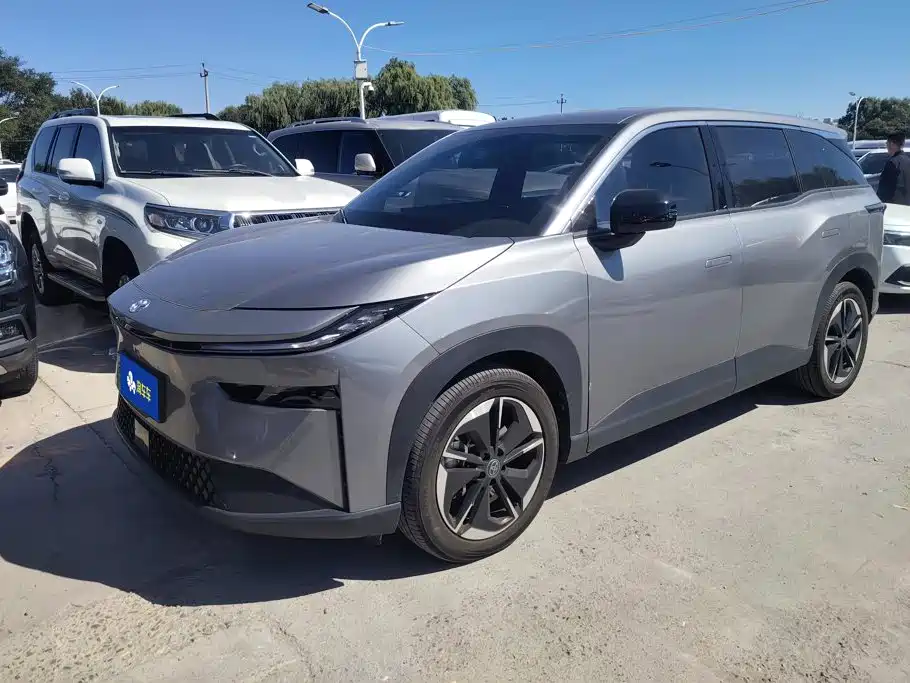 Фото 1 - Toyota bZ3X