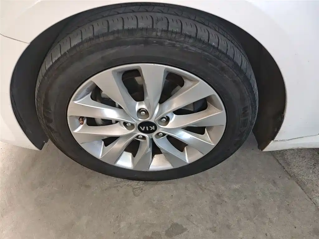 Kia K5 2016 1.6T Automatic LUX фото 23