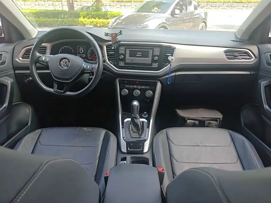 Photo 10 - Volkswagen T-ROC
