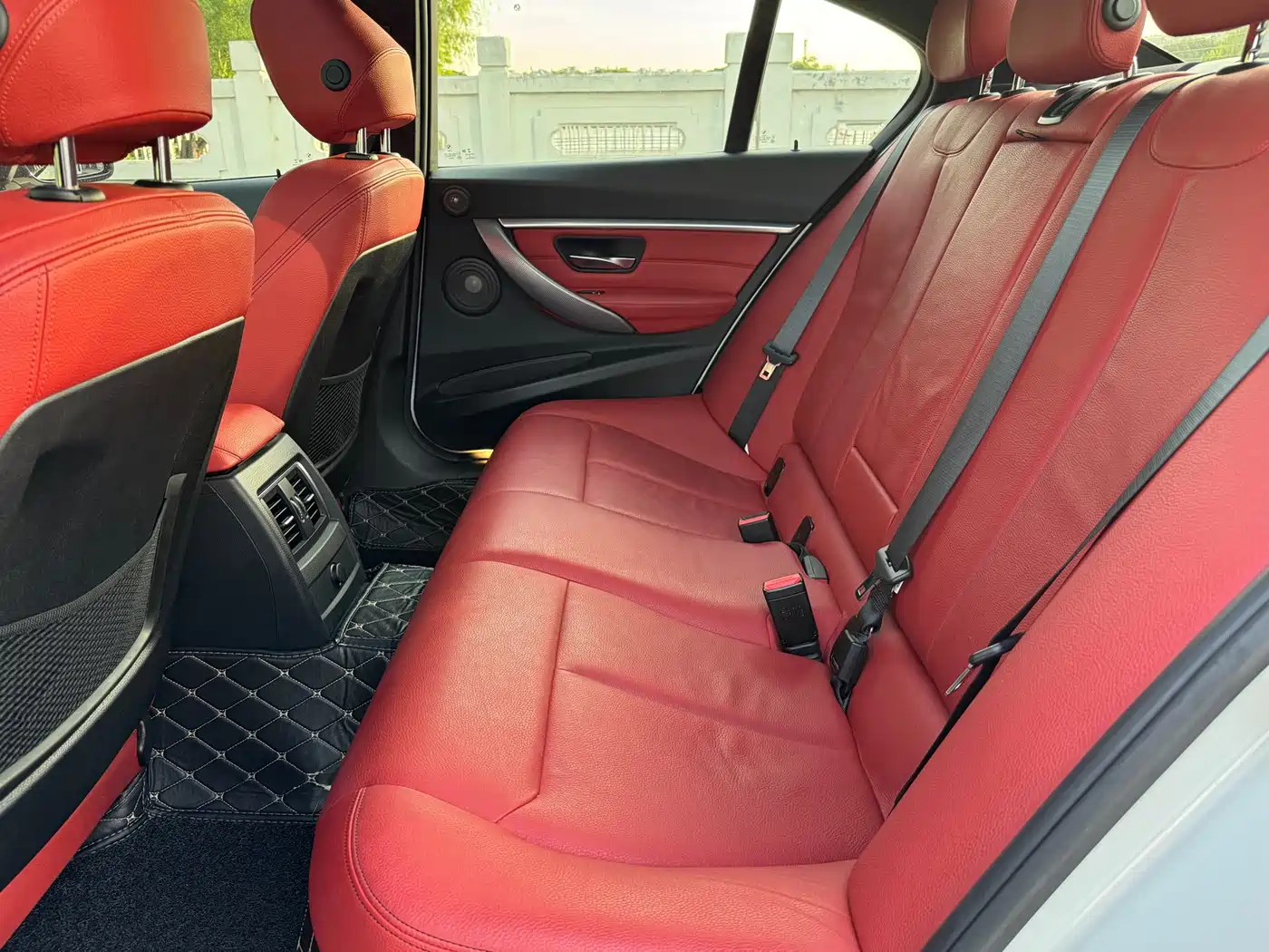 BMW 3 Series 2019 320i M Sport Black Night Edition фото 7