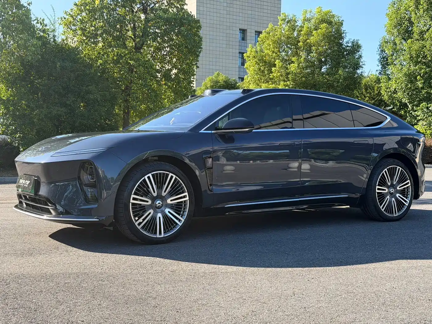 2025 NIO ET9