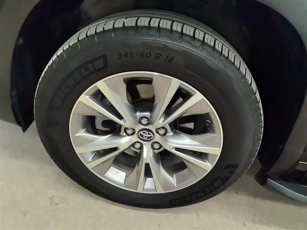 Toyota Highlander 2017 2.0T 2WD Elite 7-Seater фото 21