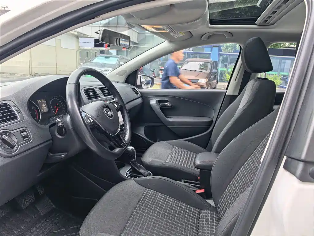 Volkswagen Polo 2018 1.5L Auto Comfort фото 6