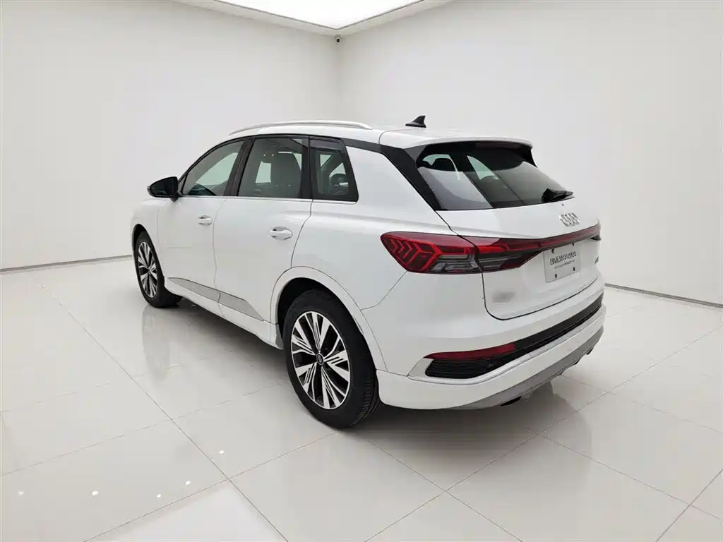 Audi Q4 e-tron 2024 40 e-tron Pioneer Edition фото 5