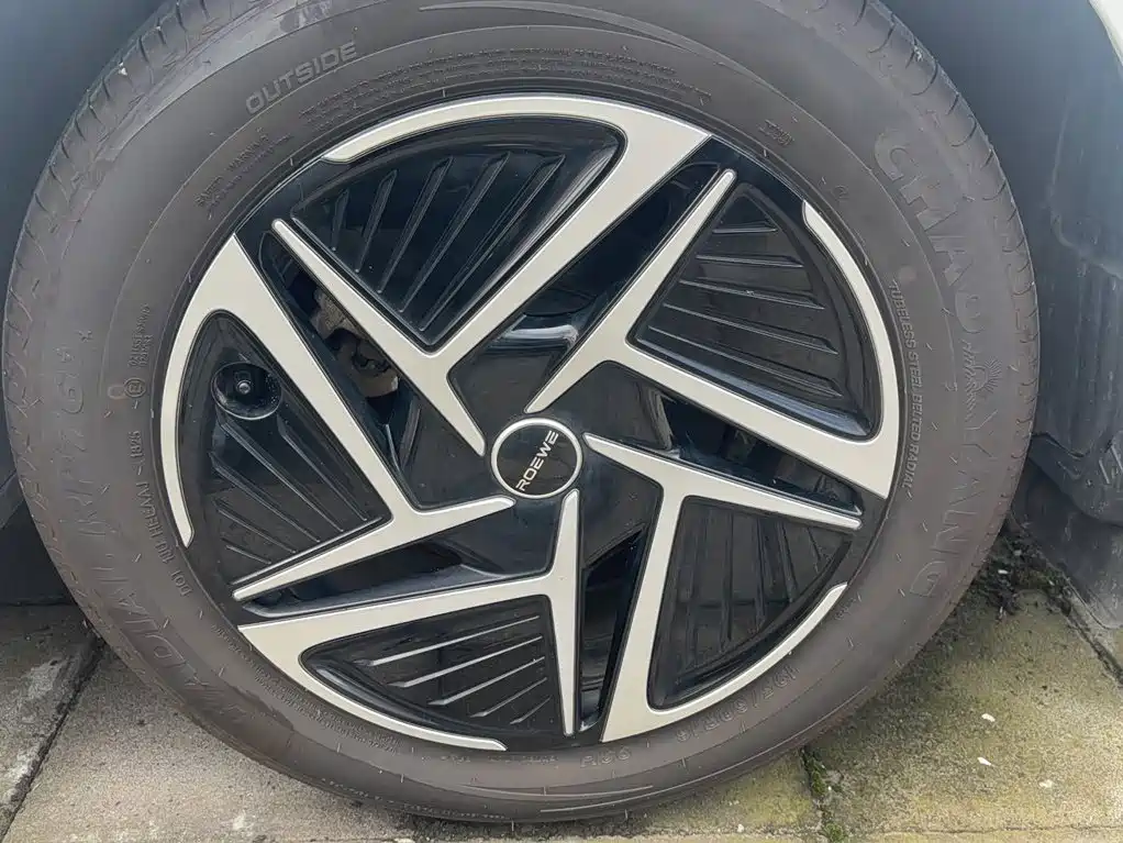 Roewe D6 2025 2025 Model 450km Premium Edition