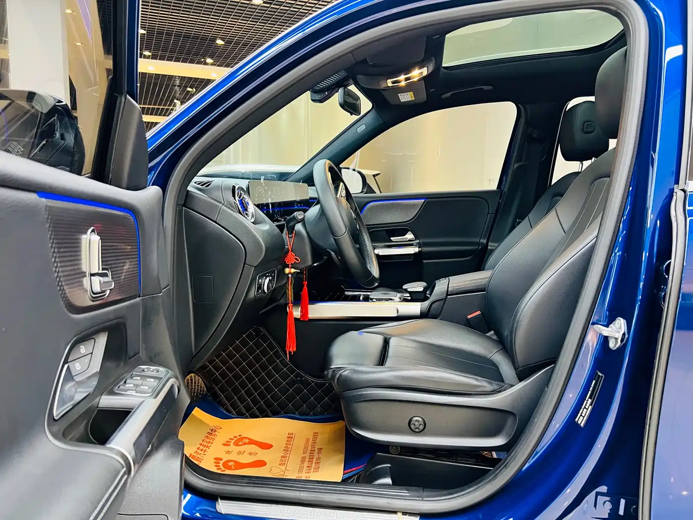 MERCEDES-BENZ GLB