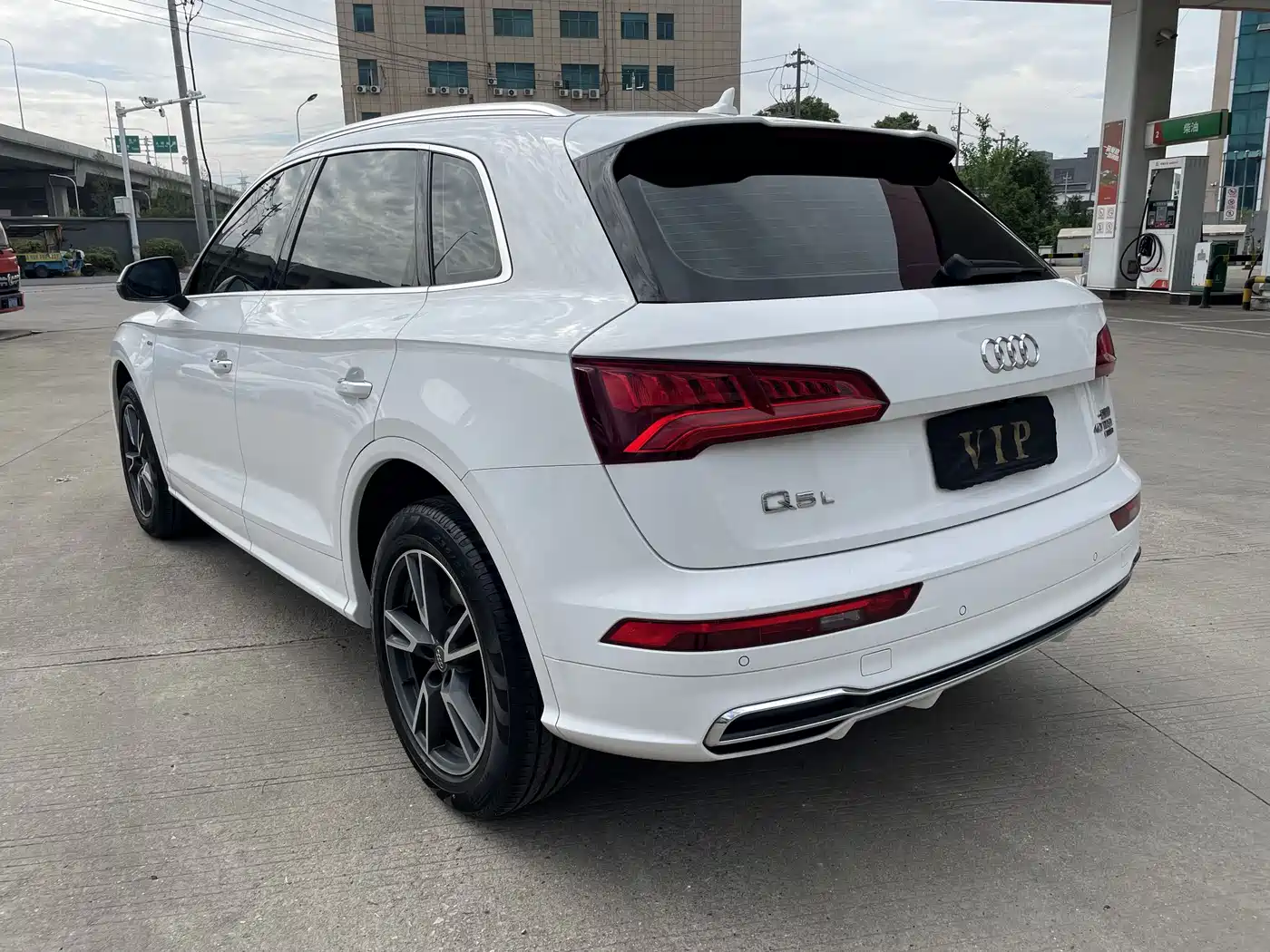 Audi Q5L 2020 Facelift 40 TFSI Honor Fashion фото 24