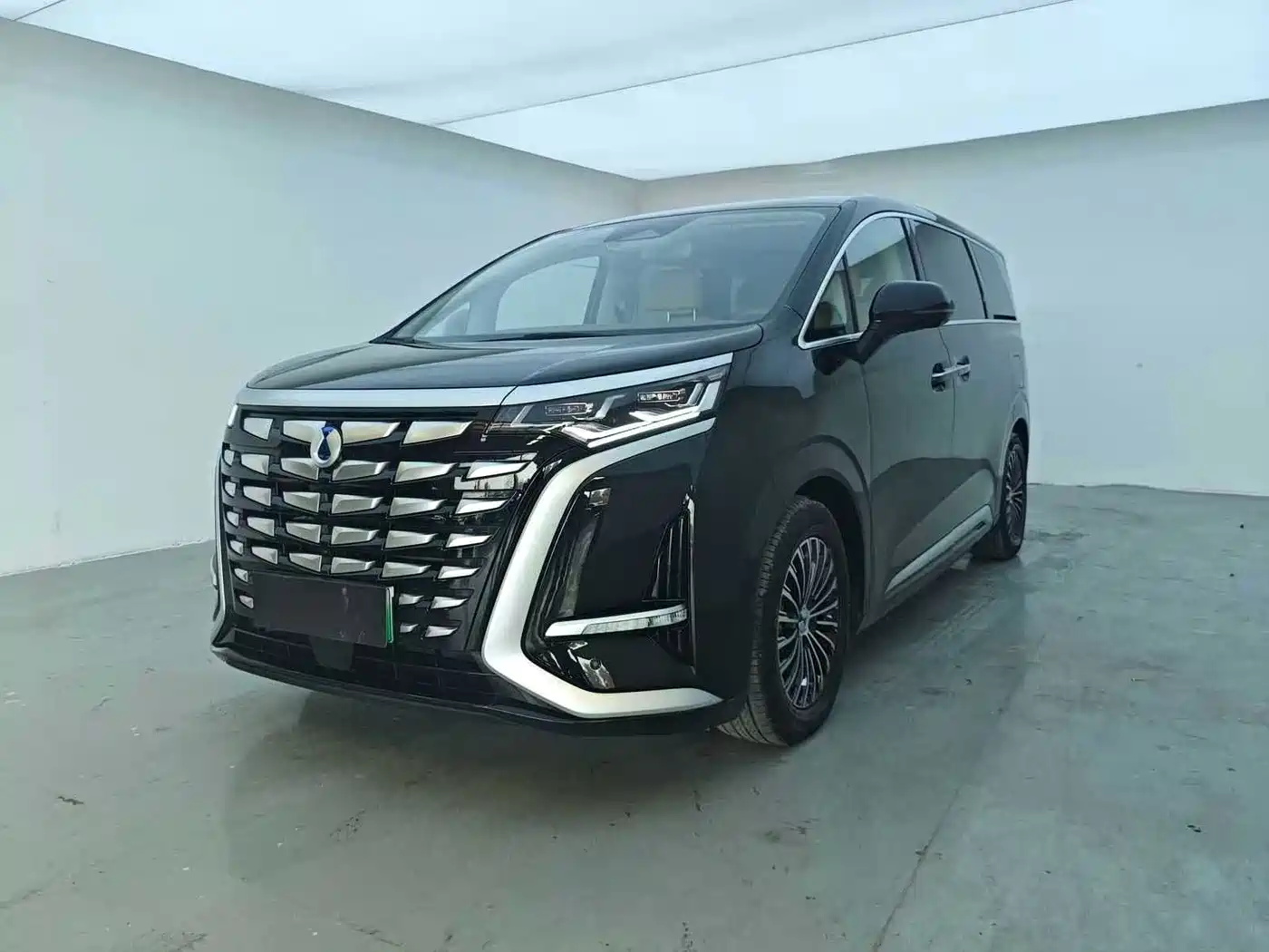 Denza D9 2024 DM-i 980 AWD Prestige
